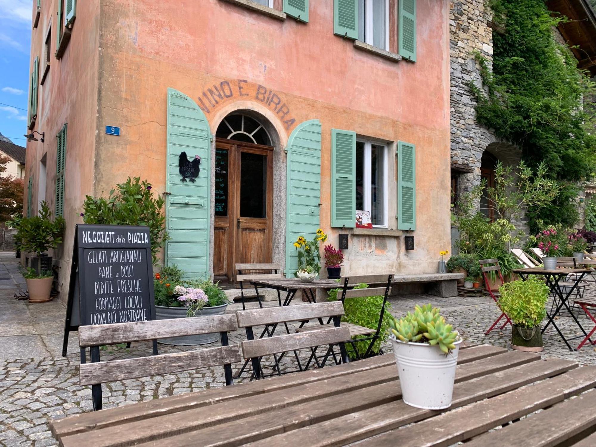 Casa Vino E Birra Aparthotel Osogna Buitenkant foto